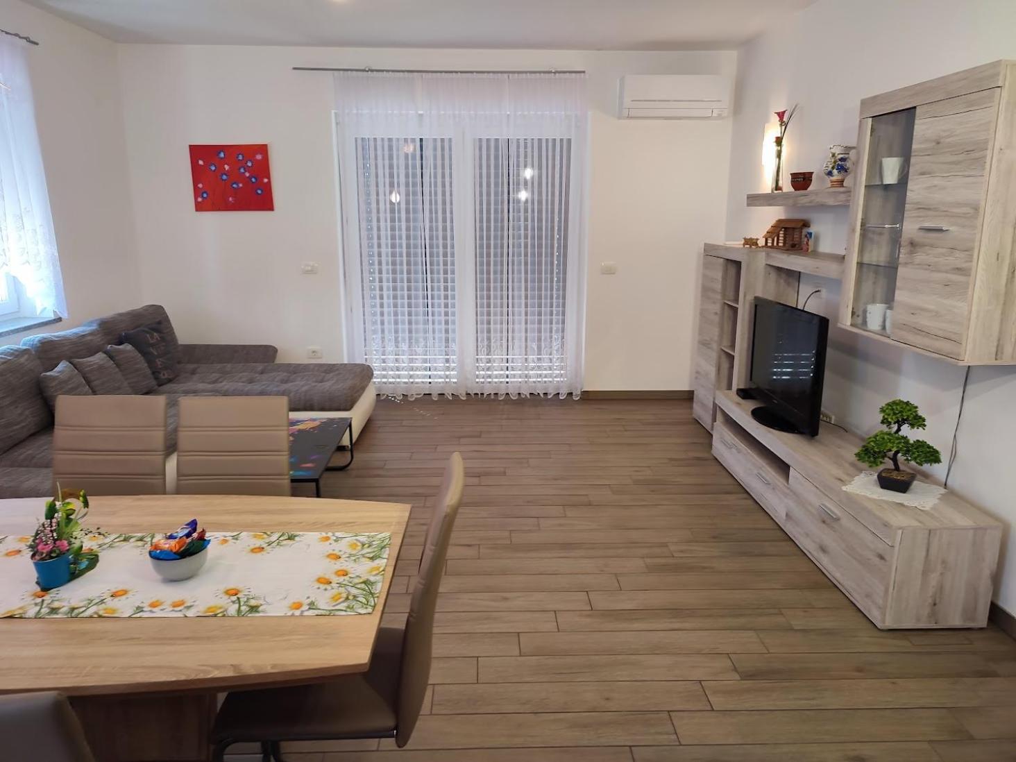 Apartments And Wellness Jelovca Radovljica Bagian luar foto