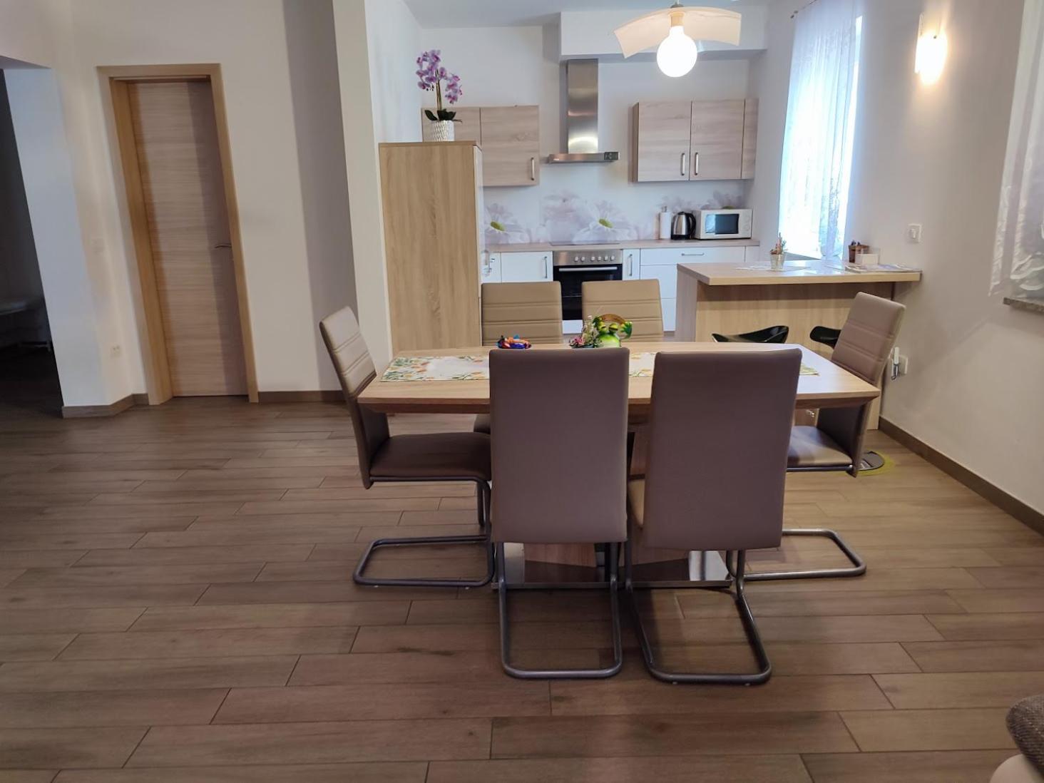 Apartments And Wellness Jelovca Radovljica Bagian luar foto