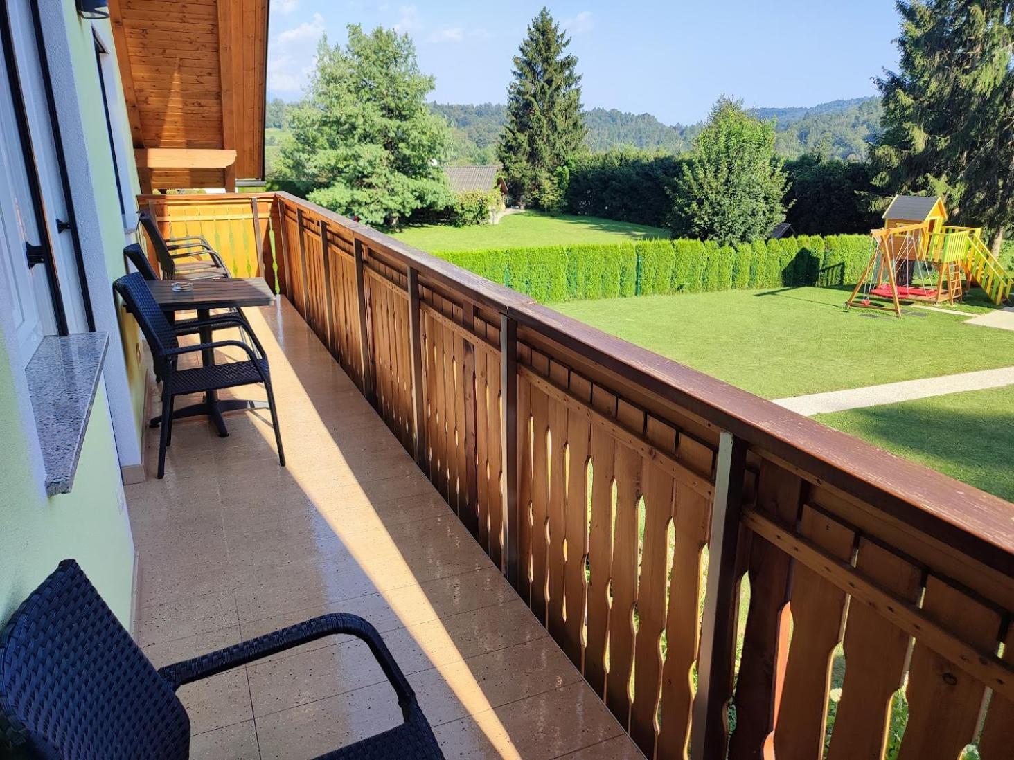 Apartments And Wellness Jelovca Radovljica Bagian luar foto