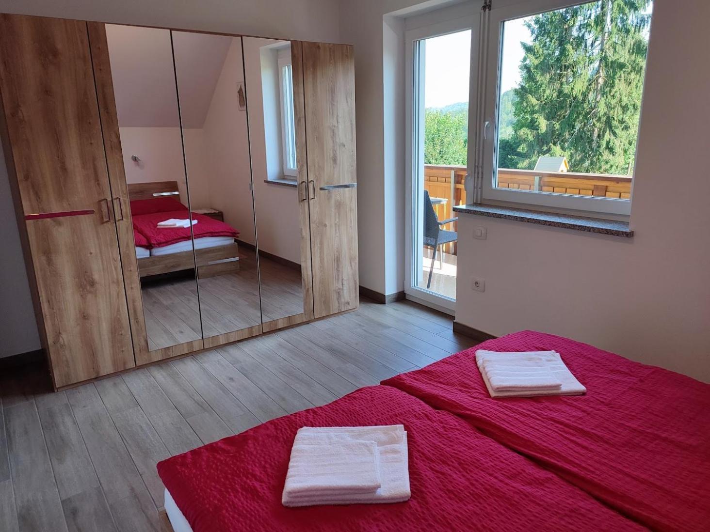 Apartments And Wellness Jelovca Radovljica Bagian luar foto